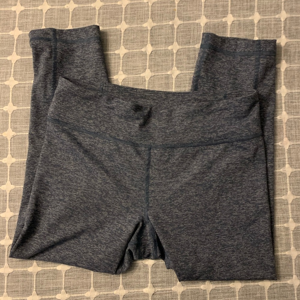 2 for $20 - EUC Cropped Under Armour Tights